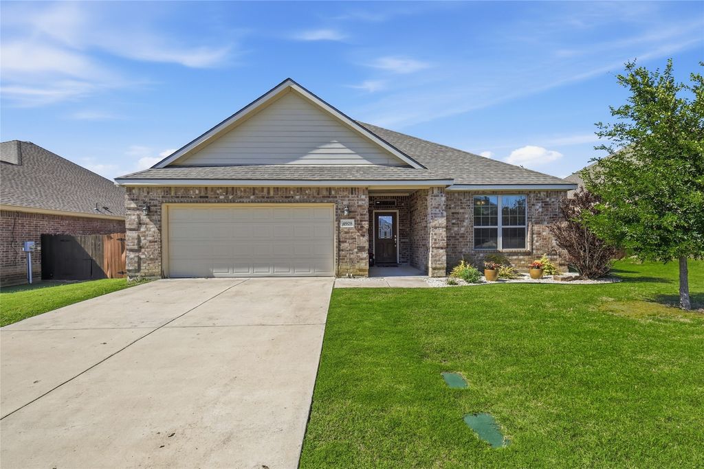4908 Lakepark Drive, Sanger, TX 76266