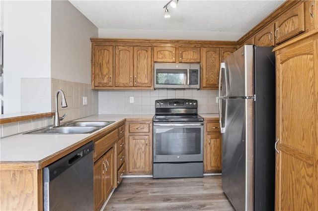11112 Highview Road, Peculiar, MO 64078