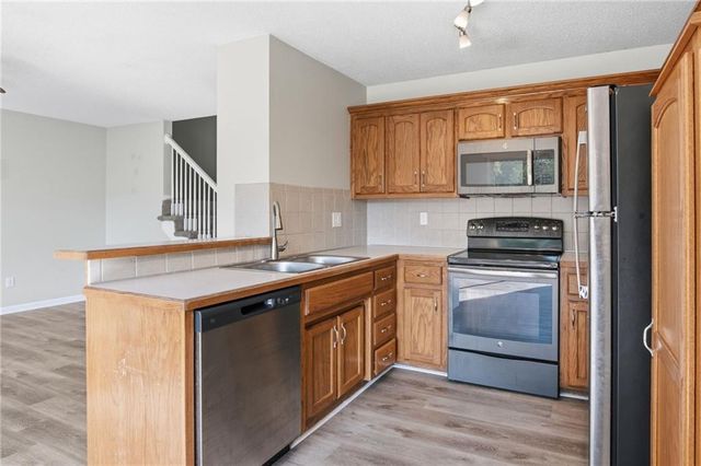 11112 Highview Road, Peculiar, MO 64078