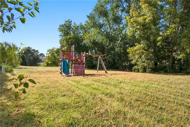 11112 Highview Road, Peculiar, MO 64078