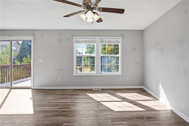 11112 Highview Road, Peculiar, MO 64078