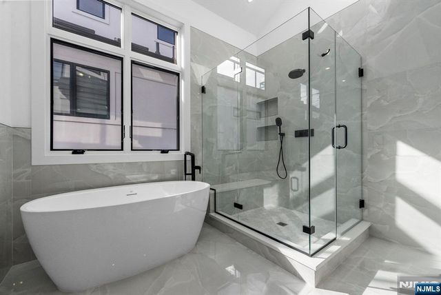 2189 Jones Road, Fort Lee, NJ 07024