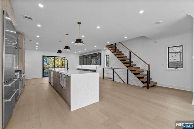 2189 Jones Road, Fort Lee, NJ 07024