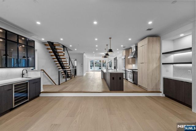 2189 Jones Road, Fort Lee, NJ 07024