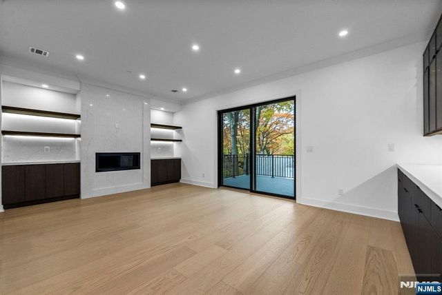 2189 Jones Road, Fort Lee, NJ 07024