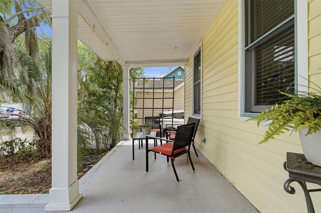 318 N COLONIAL COURT, Deland, FL 32720