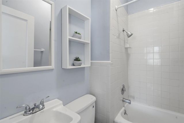 318 N COLONIAL COURT, Deland, FL 32720