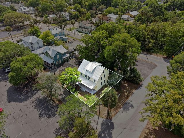 318 N COLONIAL COURT, Deland, FL 32720