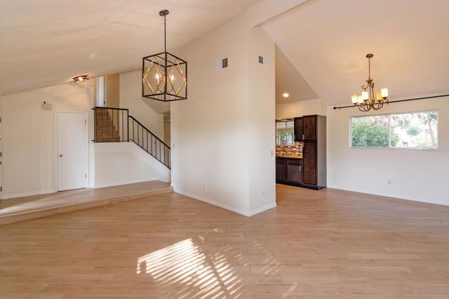7925 SNOWBERRY CIRCLE, Orlando, FL 32819