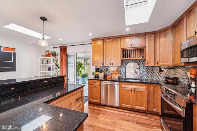 1463 GORDON DR, Glen Burnie, MD 21061