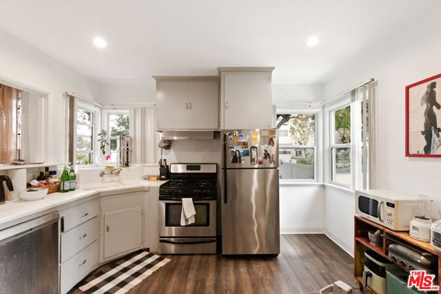 2302 32nd Street, Santa Monica, CA 90405