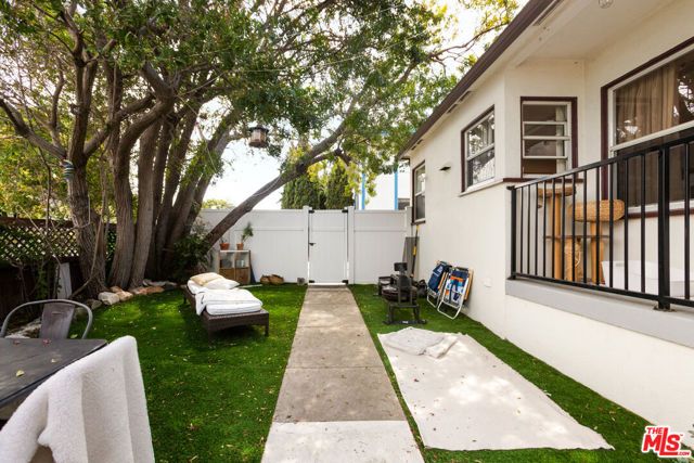 2302 32nd Street, Santa Monica, CA 90405