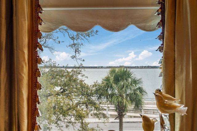 74 Murray Boulevard, Charleston, SC 29401