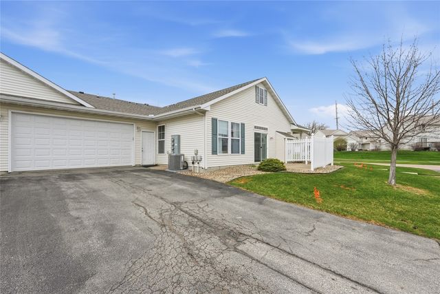 1431 Tower Lane NE, Cedar Rapids, IA 52402