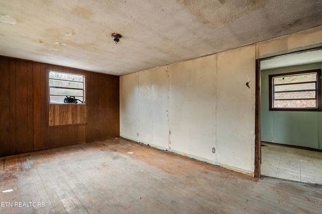 470 Riden Rd, Greenback, TN 37742