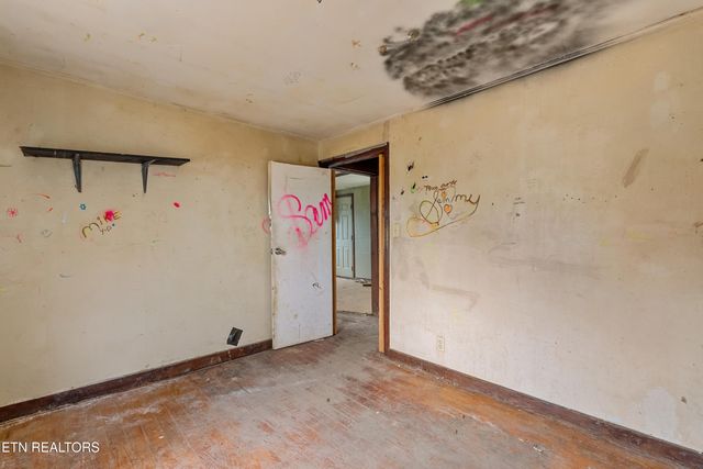 470 Riden Rd, Greenback, TN 37742