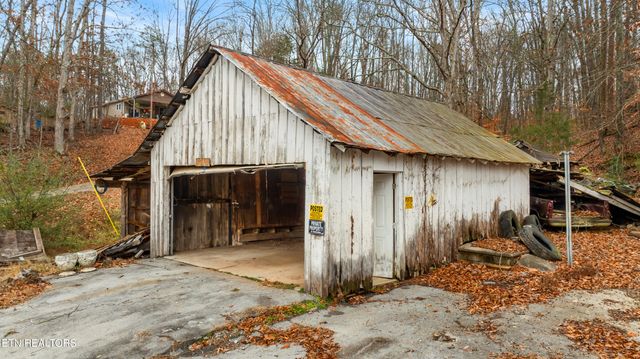 470 Riden Rd, Greenback, TN 37742