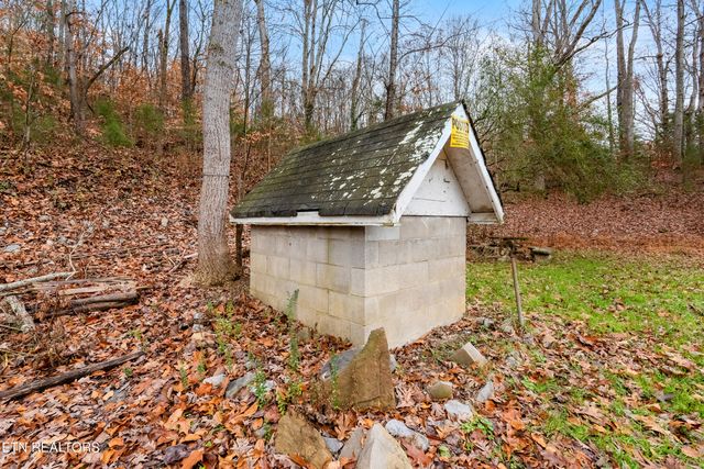 470 Riden Rd, Greenback, TN 37742