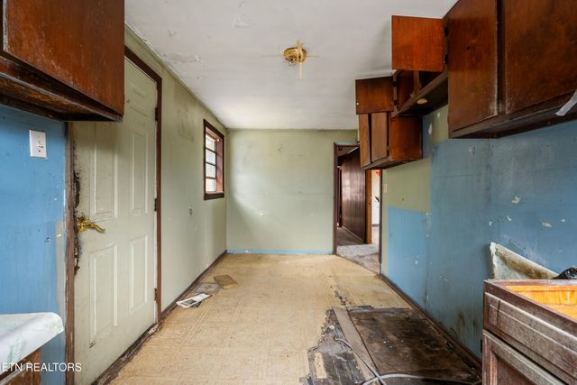 470 Riden Rd, Greenback, TN 37742