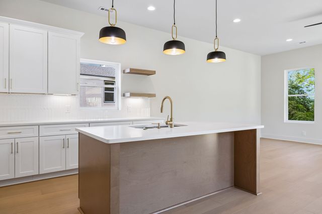 2301 Alpine Ave, Nashville, TN 37218