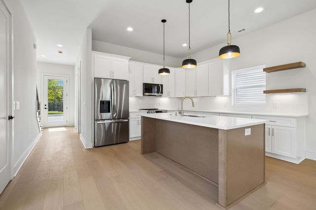 2301 Alpine Ave, Nashville, TN 37218