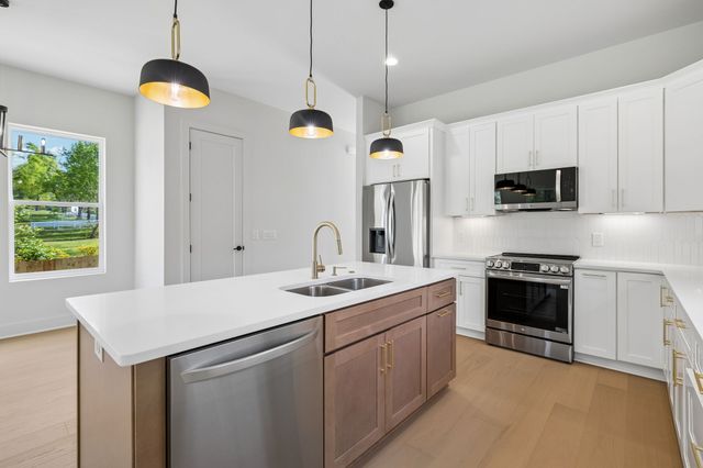 2301 Alpine Ave, Nashville, TN 37218