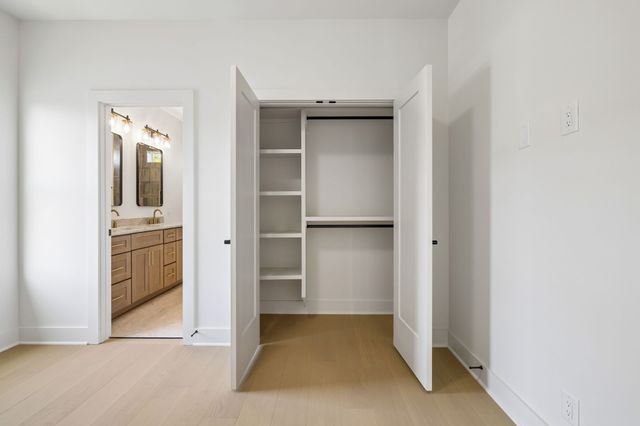 2301 Alpine Ave, Nashville, TN 37218