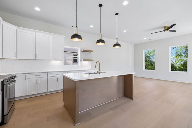 2301 Alpine Ave, Nashville, TN 37218