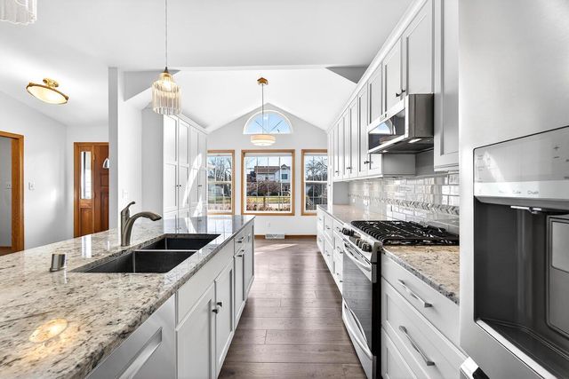 N57W16124 Bette DRIVE, Menomonee Falls, WI 53051