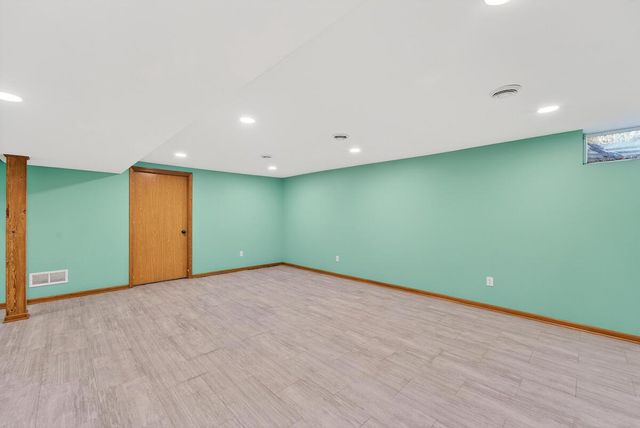 N57W16124 Bette DRIVE, Menomonee Falls, WI 53051