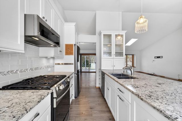 N57W16124 Bette DRIVE, Menomonee Falls, WI 53051