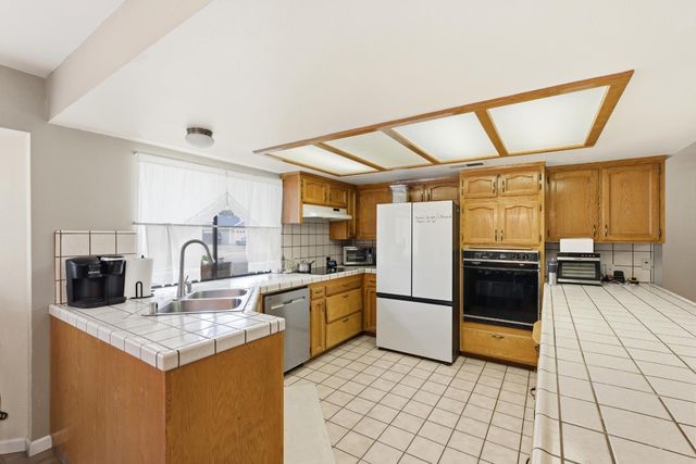 12126 Topper Road, Madera, CA 93636