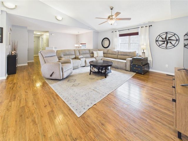 7 SE 150th Road, Warrensburg, MO 64093