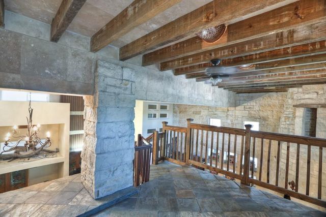 614 Pine Gully Road Loft, Seabrook, TX 77586