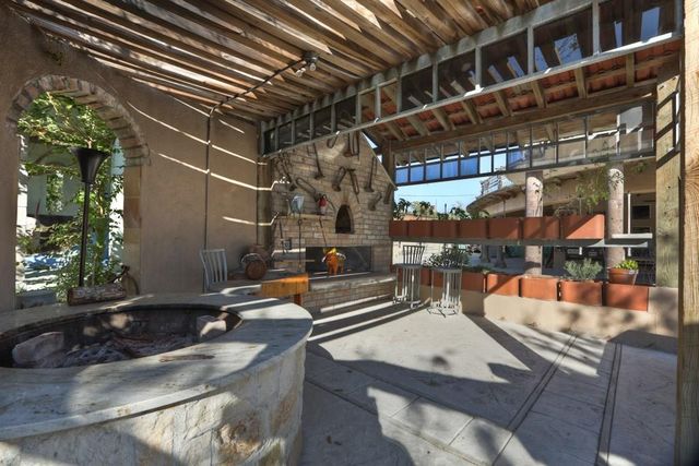 614 Pine Gully Road Loft, Seabrook, TX 77586