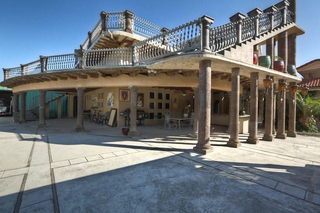 614 Pine Gully Road Loft, Seabrook, TX 77586