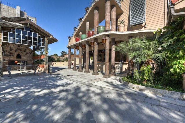 614 Pine Gully Road Loft, Seabrook, TX 77586