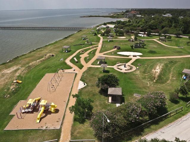 614 Pine Gully Road Loft, Seabrook, TX 77586