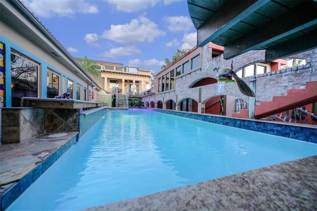 614 Pine Gully Road Loft, Seabrook, TX 77586