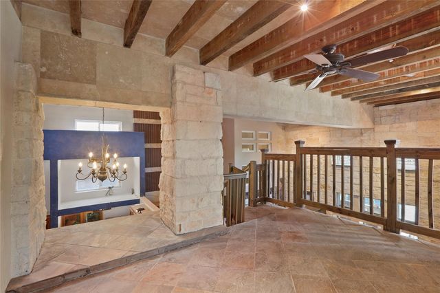 614 Pine Gully Road Loft, Seabrook, TX 77586