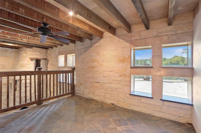 614 Pine Gully Road Loft, Seabrook, TX 77586