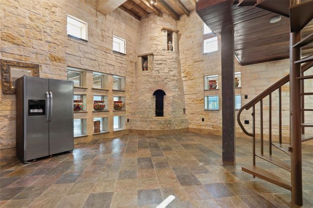 614 Pine Gully Road Loft, Seabrook, TX 77586