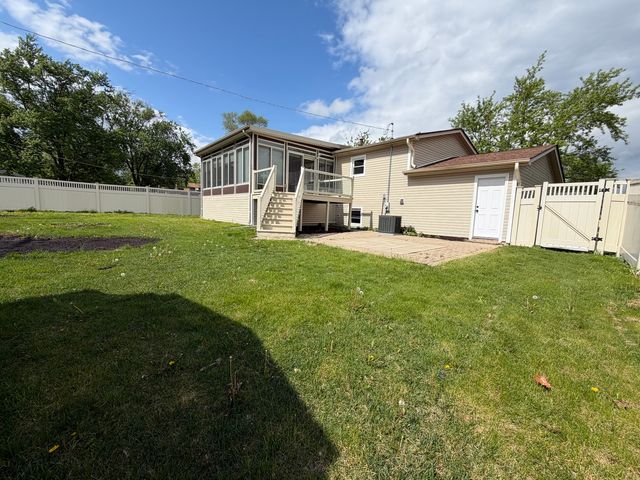 5747 Dover Road, Oak Forest, IL 60452