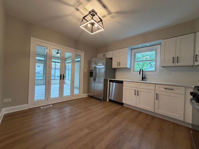 5747 Dover Road, Oak Forest, IL 60452