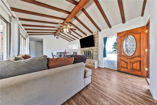 2714 W Avenue M8, Palmdale, CA 93551