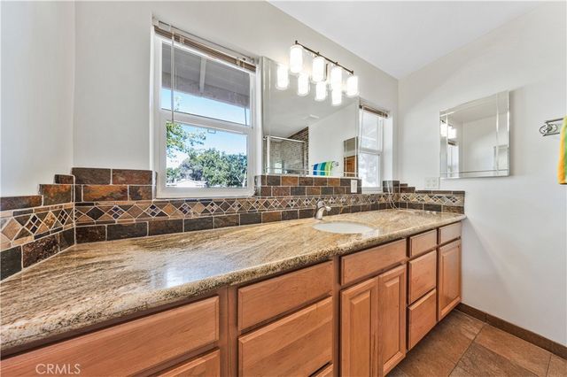 2714 W Avenue M8, Palmdale, CA 93551