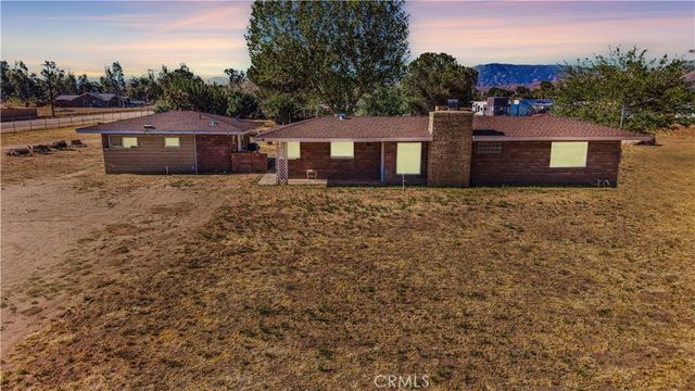 2714 W Avenue M8, Palmdale, CA 93551