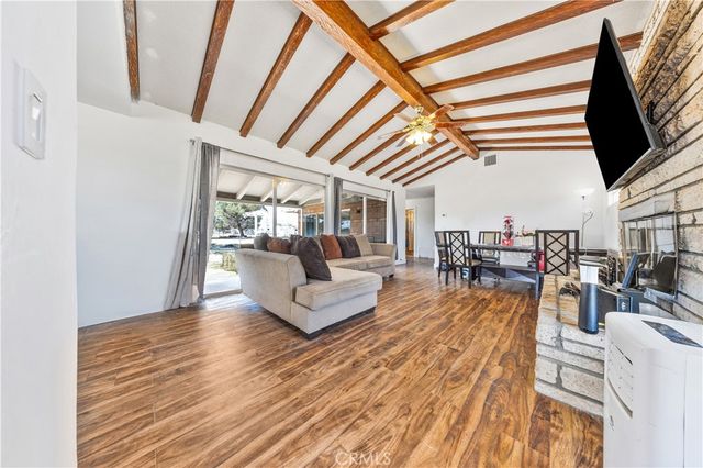 2714 W Avenue M8, Palmdale, CA 93551