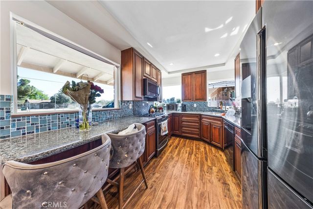 2714 W Avenue M8, Palmdale, CA 93551
