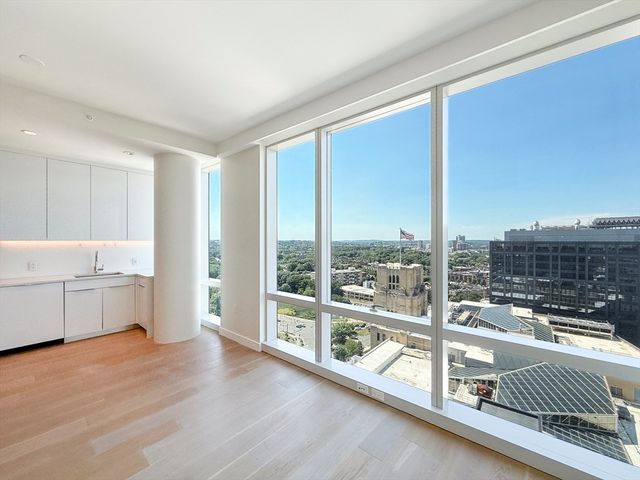 188 Brookline Ave 22G, Boston, MA 02215
